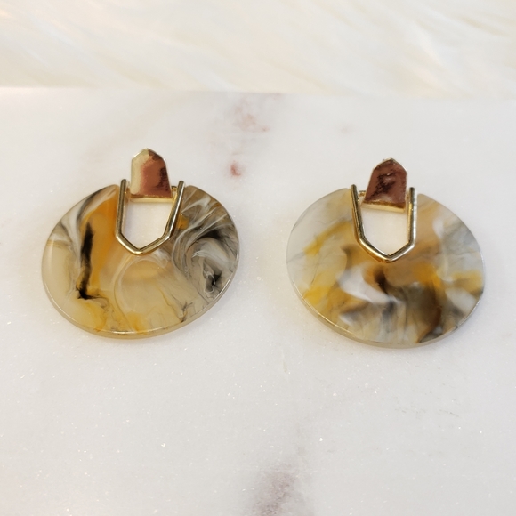 New Anthropologie Resin Earrings - Picture 3 of 4